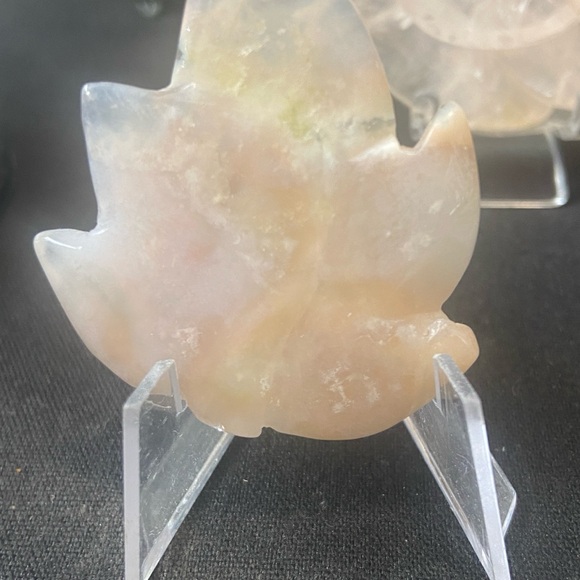 Flower agate handcarved leaf - Picture 2 of 3